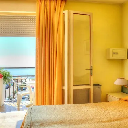 Amalfi 3*