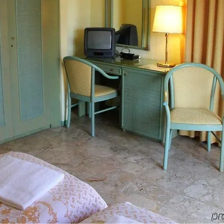 Amalfi 3*